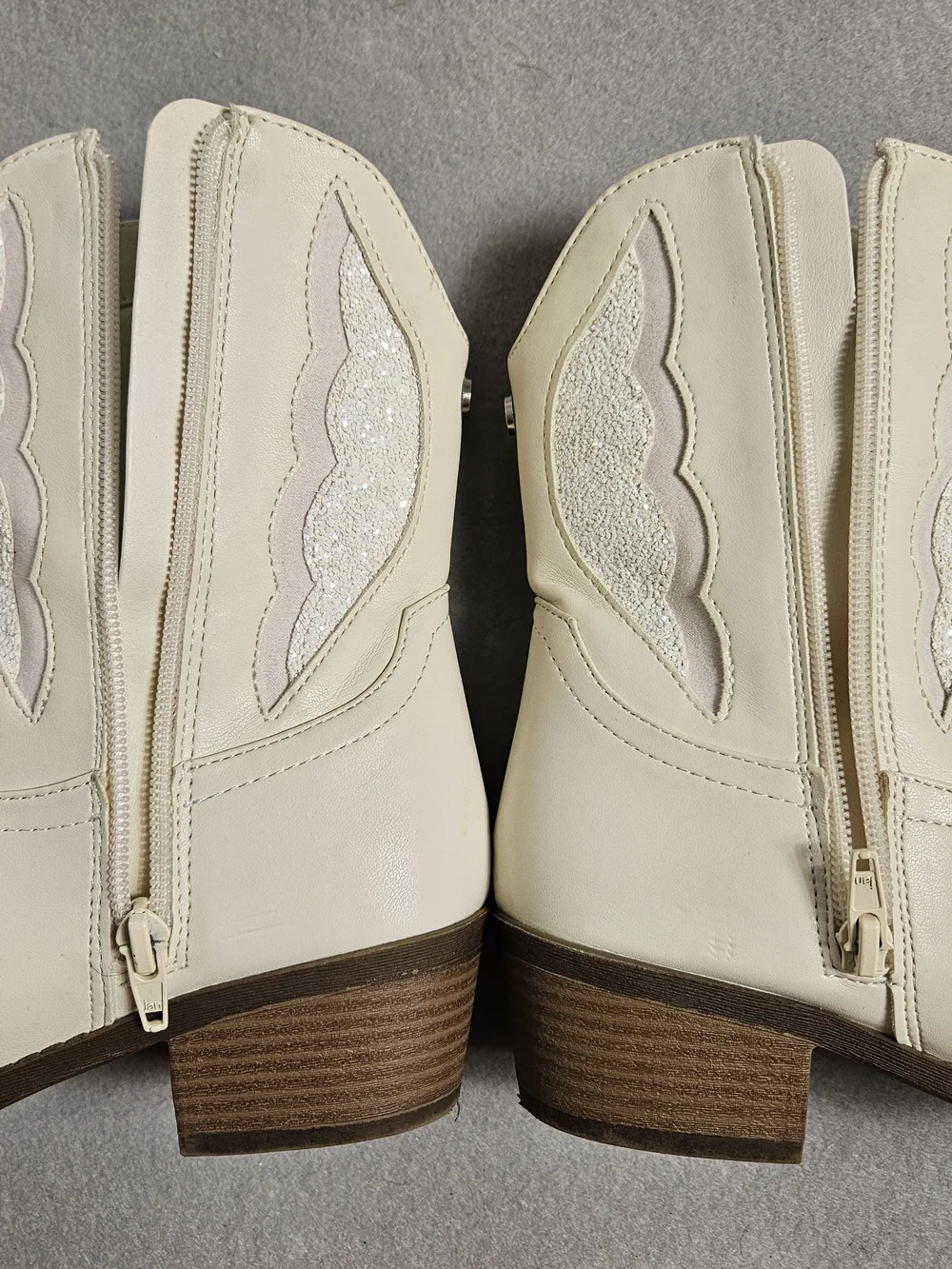 Madden NYC White Glitter Inset Western Ankle Cowboy Boots Size 5